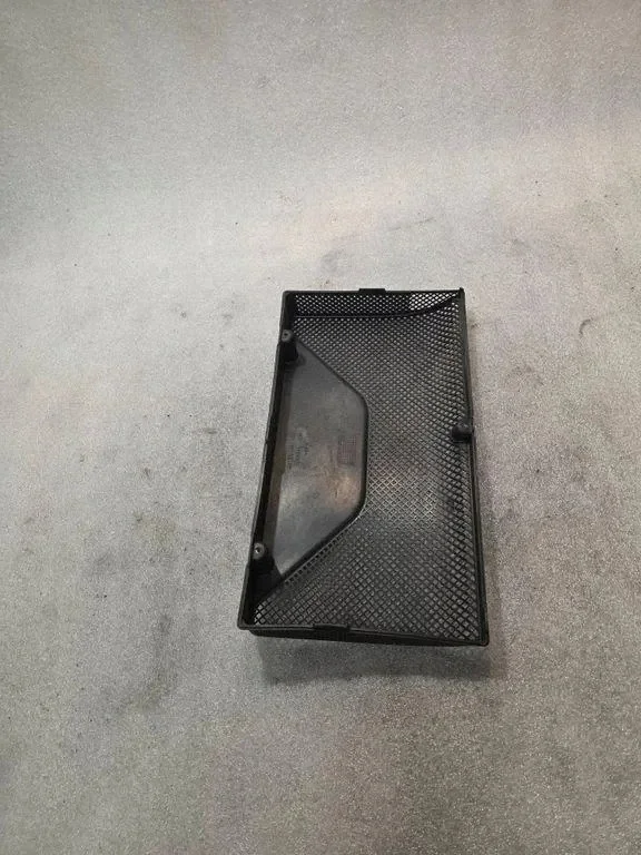 Pièce compartiment moteur Audi A8 D2 4D0819408