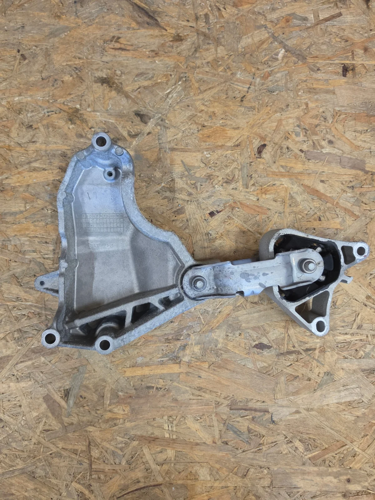 Motorfäste Mercedes CLA W117 1.6 A2702230002