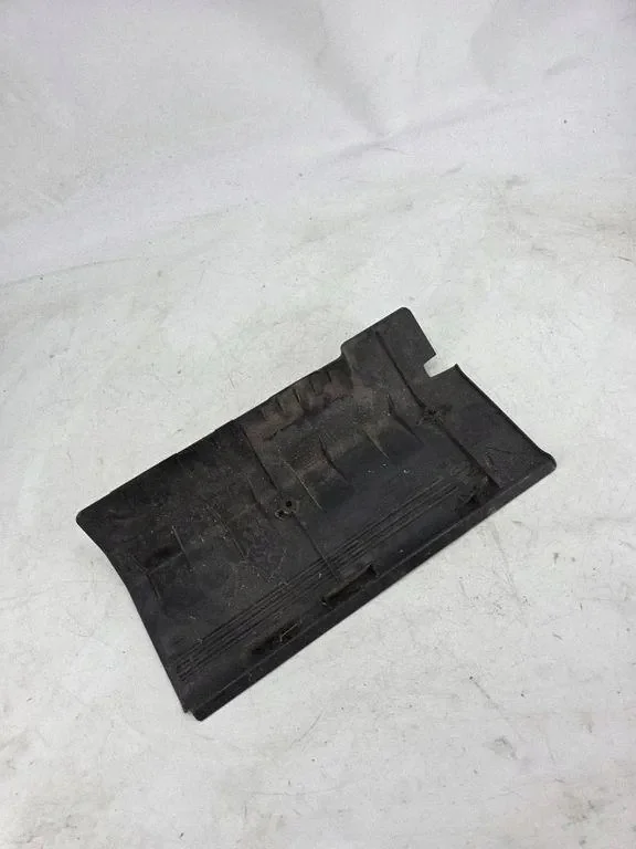 Audi A8 S8 D2 Engine Cover 077103724D image 3