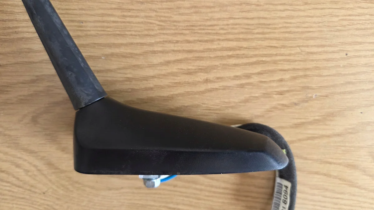 Opel Mokka A Antena Base Teto 95318094