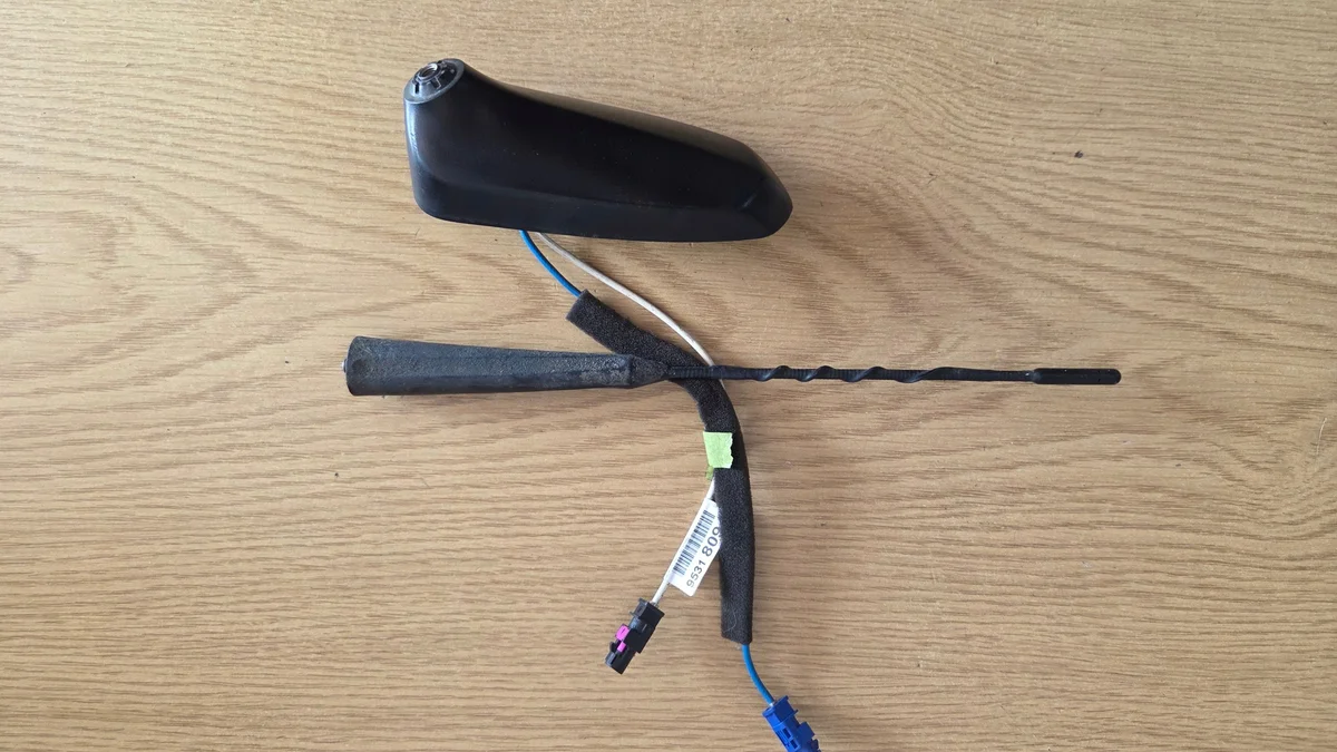 Opel Mokka A Antena Base Teto 95318094 image 4