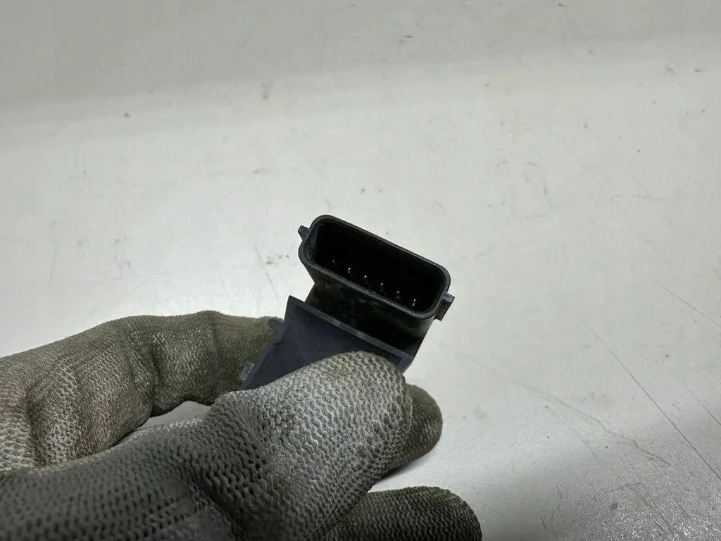 Kia Rio IV LIFT parkkitutka 99310-H8520