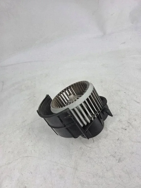 Puhallin Audi Q7 Touareg 7L0820021Q image 3
