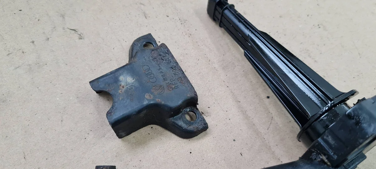 Sensor Nivel Aceite Audi 2.0 TDI 03L907660 image 3