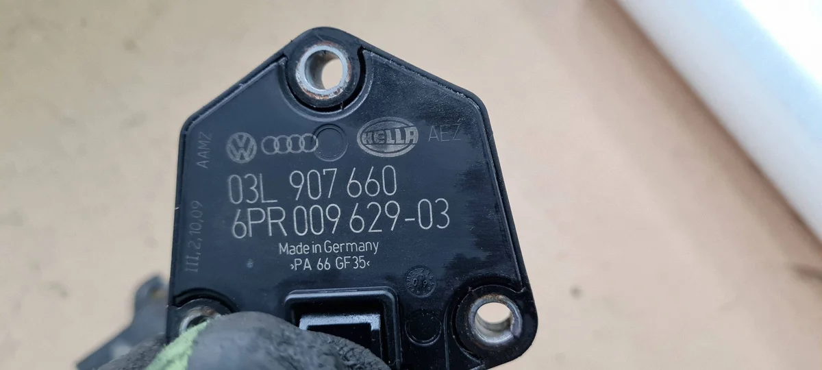 Sensor Nivel Aceite Audi 2.0 TDI 03L907660 image 8