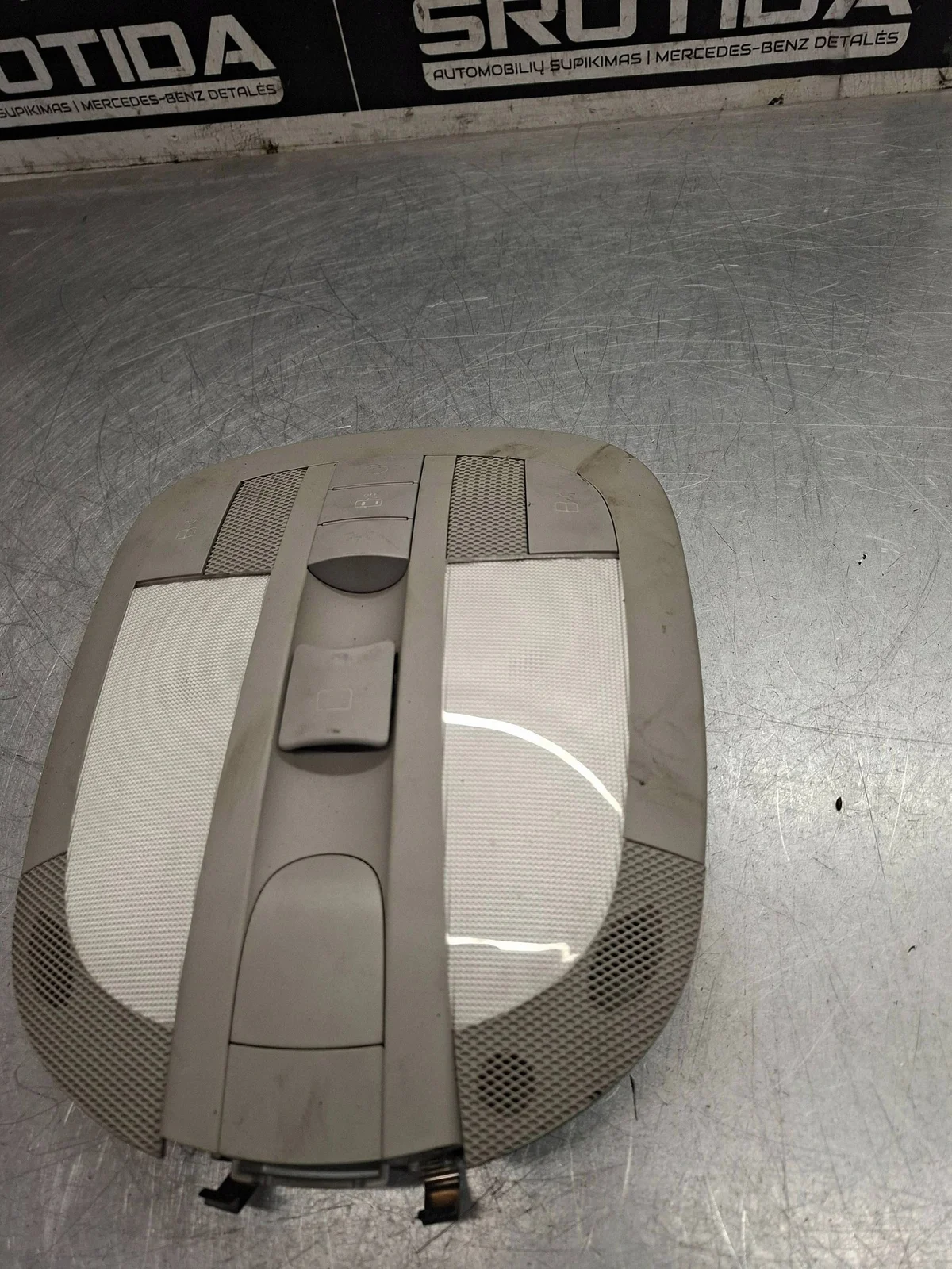 Luz Techo Mercedes-Benz GL X164 A1648203901 image 10