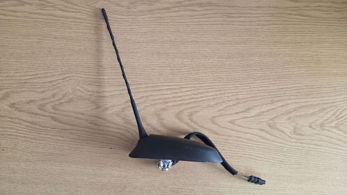 Antenne Opel Corsa E 13484450 occasion