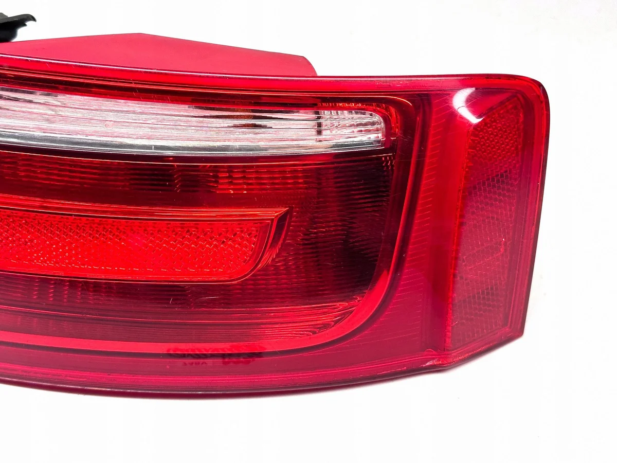 Feu arrière droit Audi A5 S5 RS5 8T0 image 3