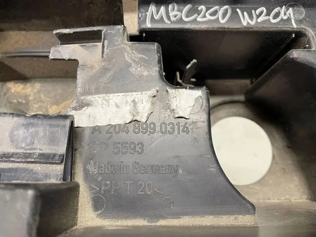 Bagagerumsförvaring Mercedes-Benz A2048990314