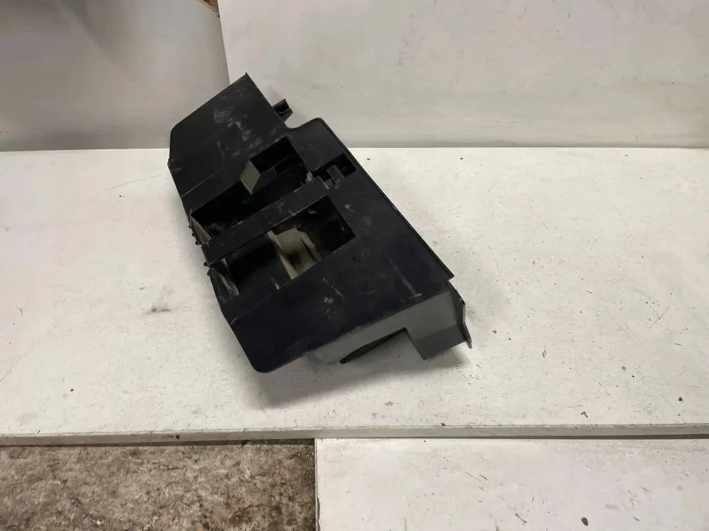 Coffre Mercedes-Benz OE A2048990314 image 3