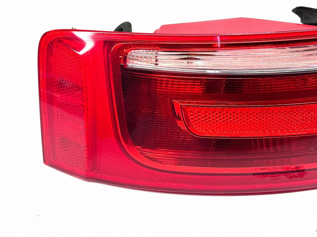 Audi A5 Lampada Posteriore Sinistra 8T0945095 image 3