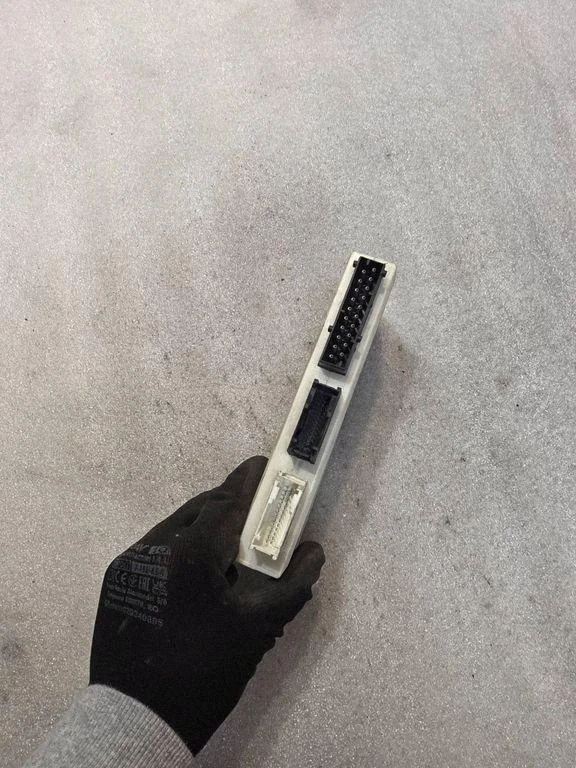 BMW 5 (E39) mukavuusmoduuli 61356913520