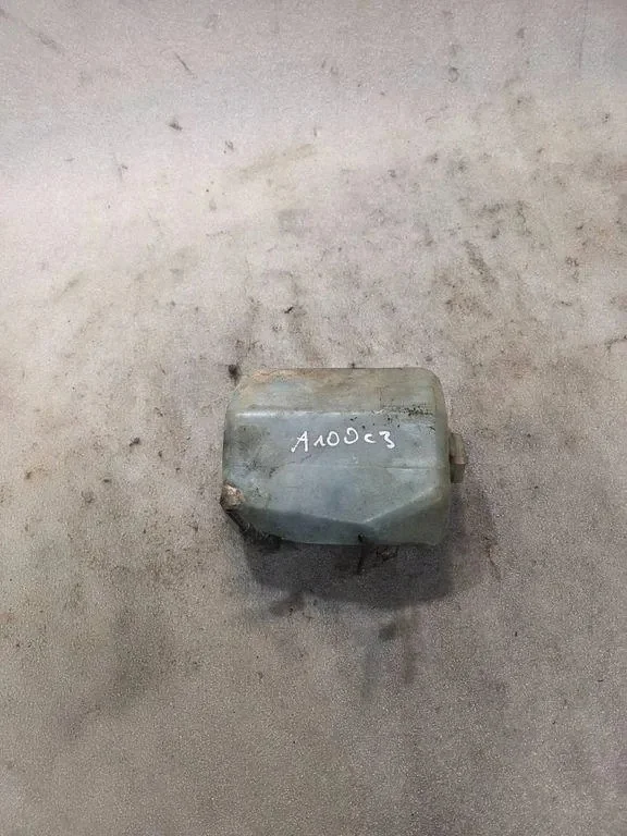 Audi 100 200 5000 C3 Spolarbehållare 431955453E