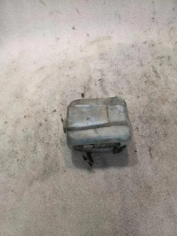 1983 Audi 100 200 5000 C3 Washer Fluid Tank