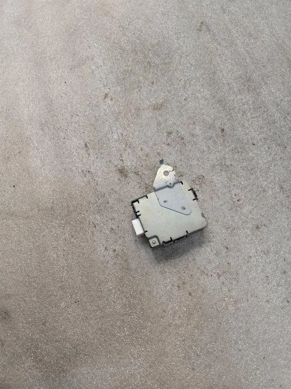 TOYOTA RAV 4 II Keskuslukitusmoduuli 2513000061