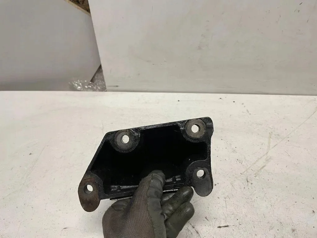 Supporto motore BMW 5 Touring E61 6771072 image 4