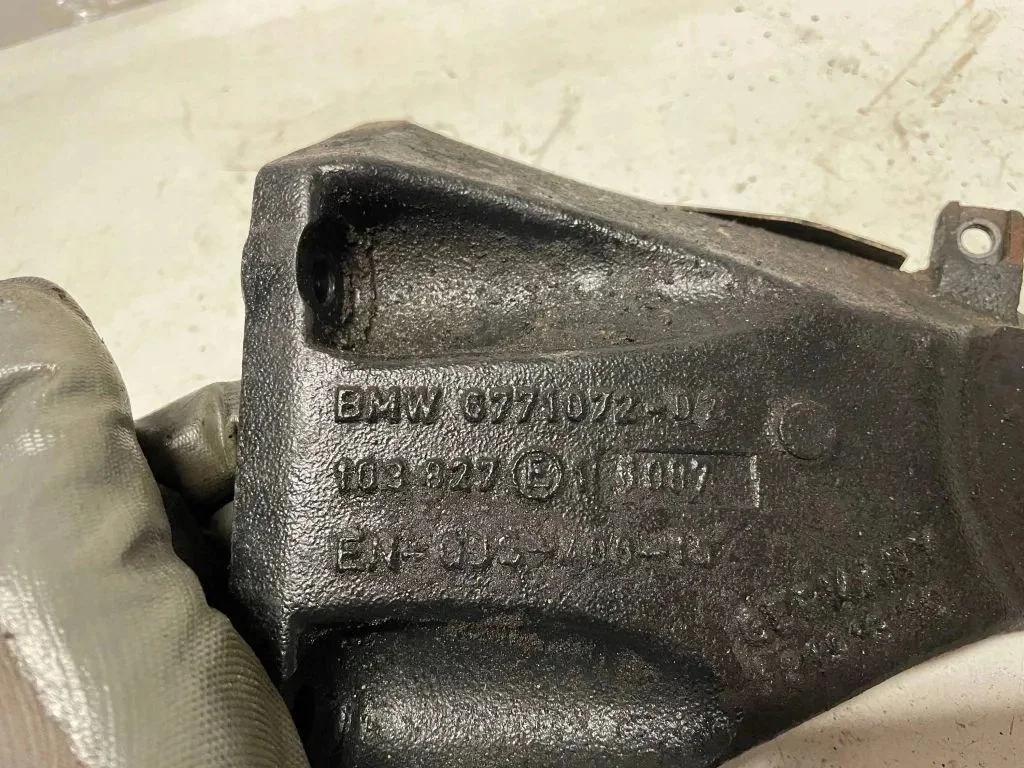 Supporto motore BMW 5 Touring E61 6771072 image 8