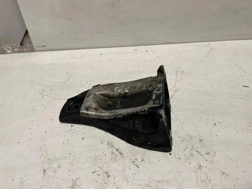 Supporto motore BMW 5 Touring E61 6771072 image 9