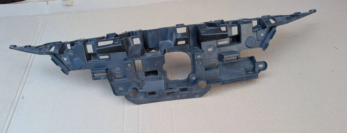 Rinforzo paraurti Toyota Corolla E21 usato