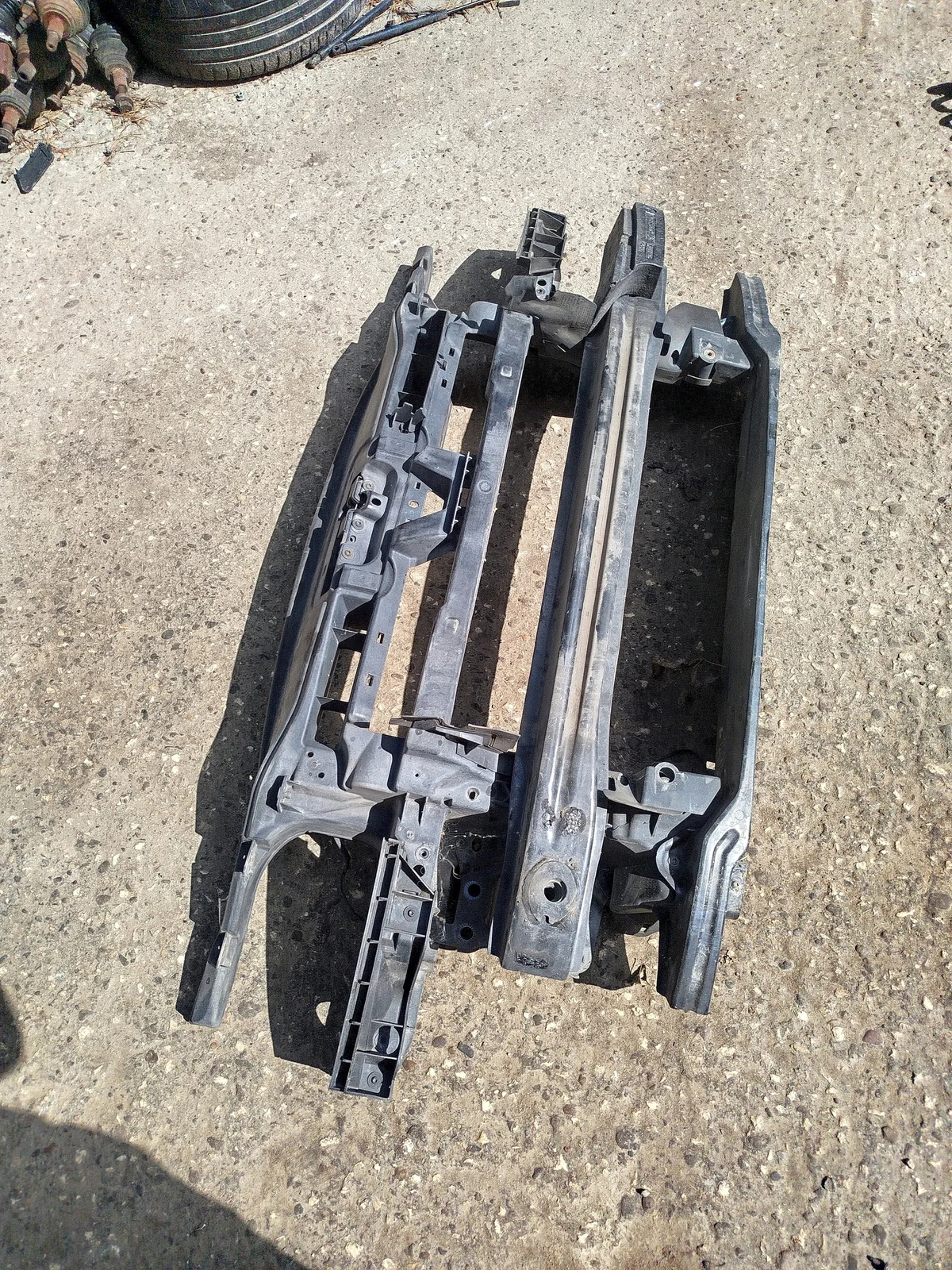 Vorderachsträger VW Touran I 1T0805588