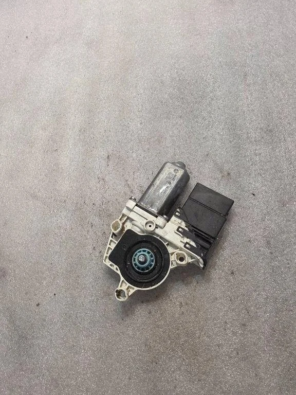 Window Regulator Motor Golf V Left Rear