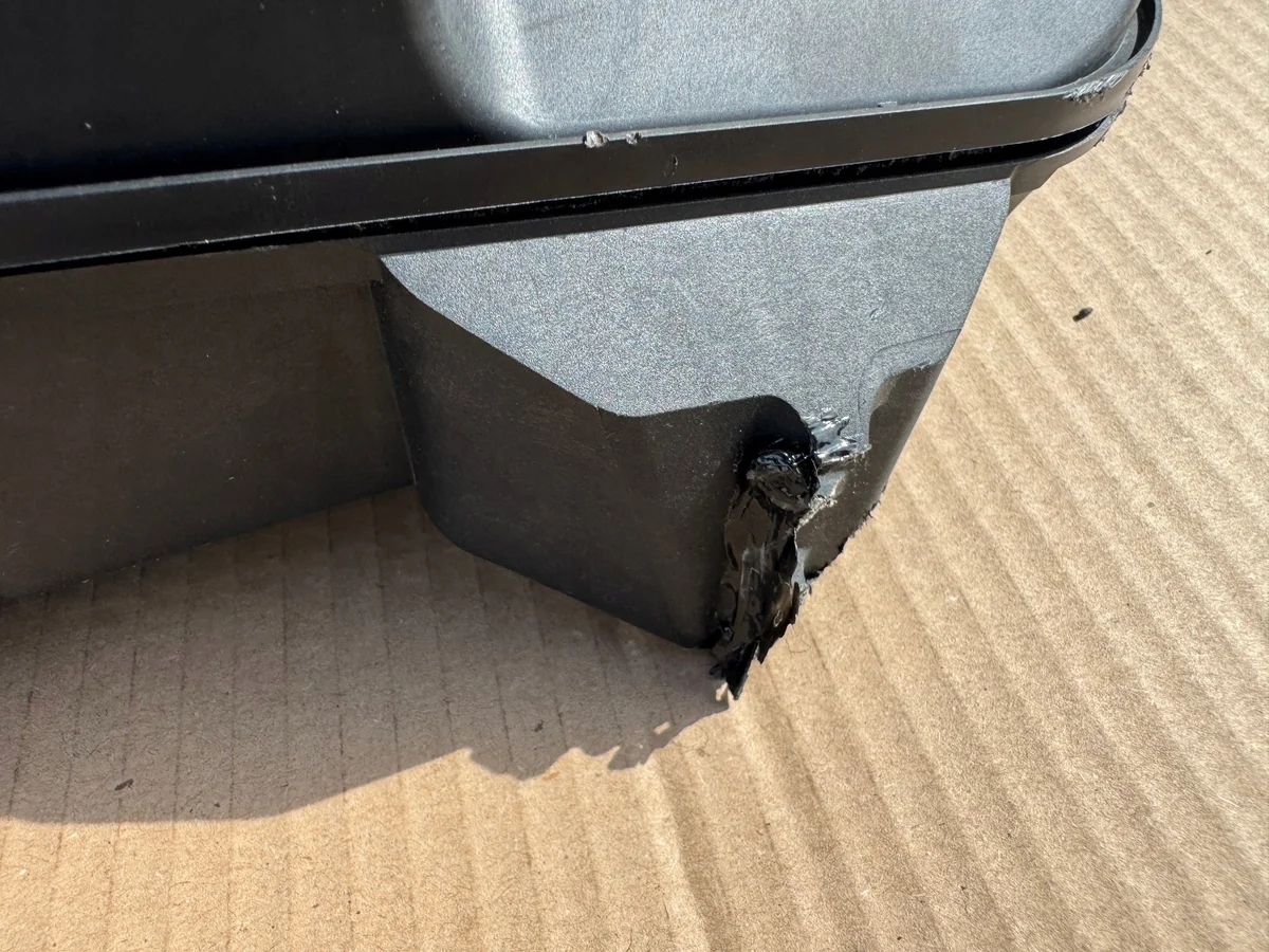 Tesla Model Y subwoofer, käytetty