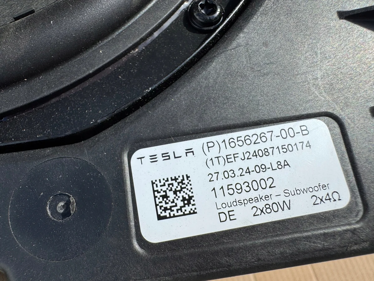 Tesla Model Y subwoofer, gebruikte luidspreker image 4