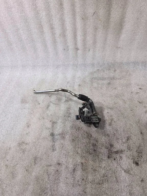 Capteur Pression Air VW Golf VI 1.9 TDI 0281002710
