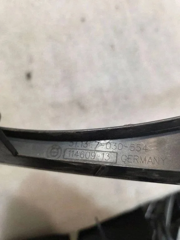 BMW 3 (E46) Right Headlight Cover Used image 3