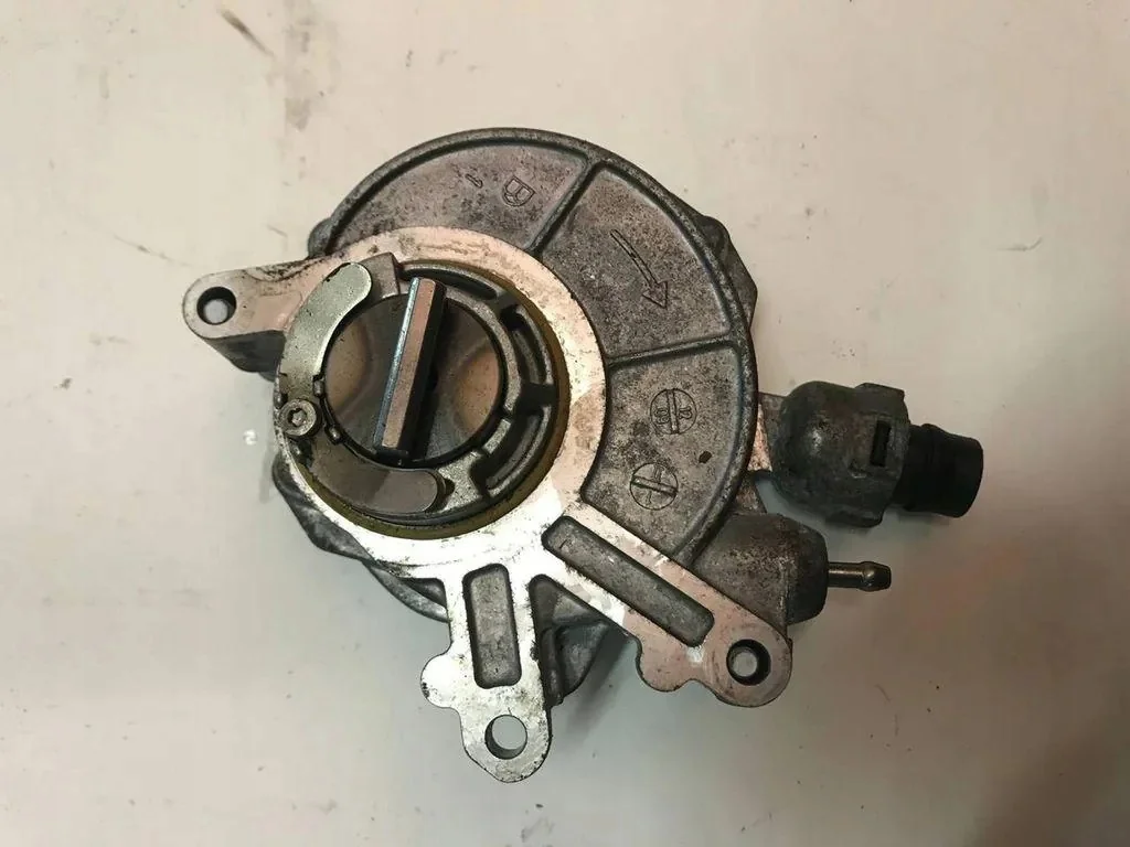 Alipainepumppu BMW E70 E71 F01 F02 F04 F07 F10