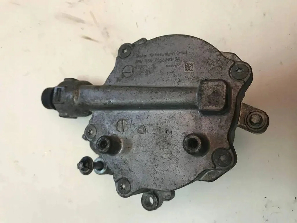 Bomba Vacum BMW E70 E71 F01 11668605976 image 4