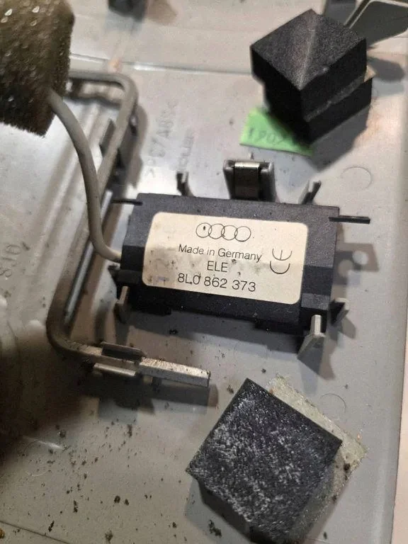 Audi A8 S8 D2 4D Lampje 8L0862373 image 4
