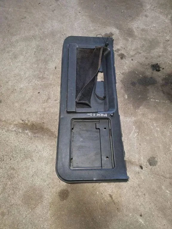 Mitsubishi Pajero III Bekleding Kofferbak XR391191