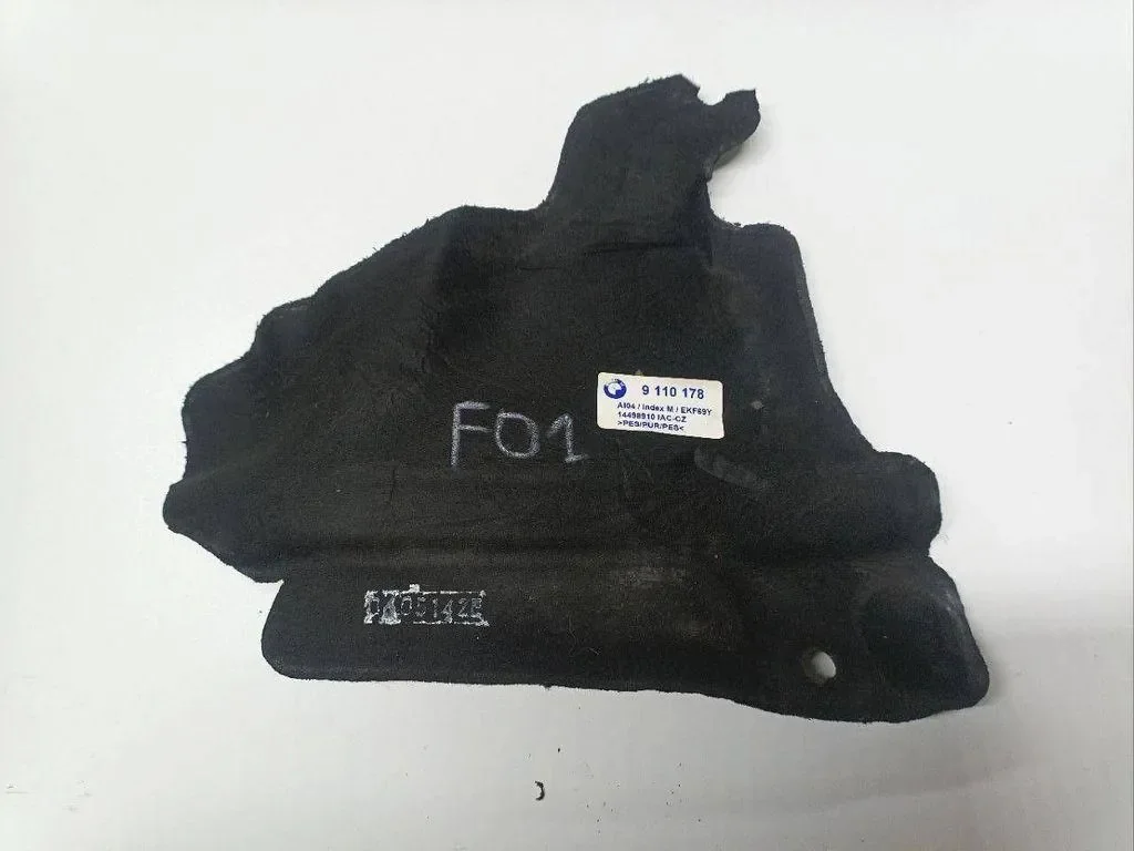 Peça compartimento motor BMW 5 (F10) 9110178