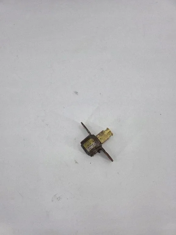 Sensor de impacto Mitsubishi Pajero III derecho