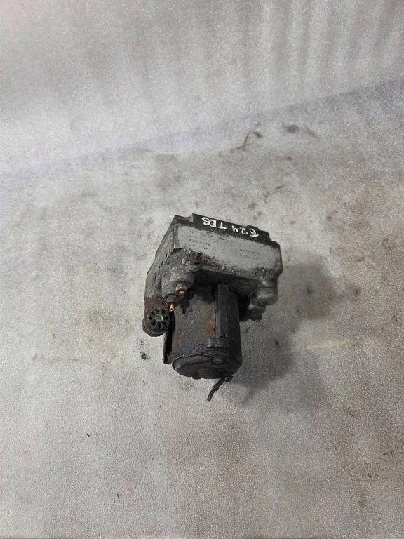 Bomba ABS BMW 7 (E38) 0265213010 Usada