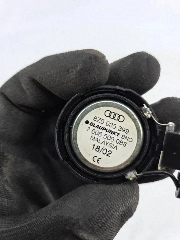 Audi A2 etuoven kaiutin 8Z0035399 image 3