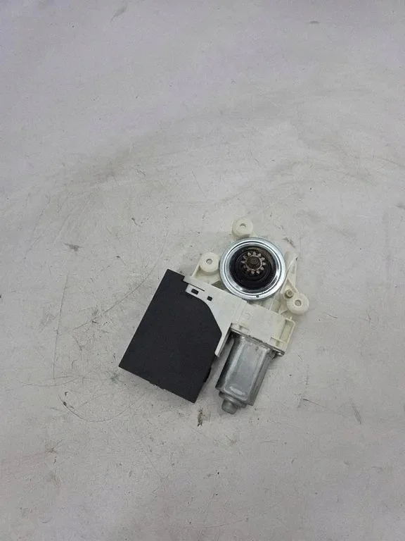 Volvo V50 Front Left Window Motor Used image 3