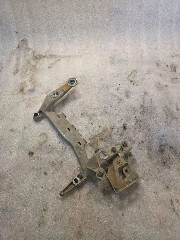Support compresseur suspension Audi Q7 7L0616879 image 3