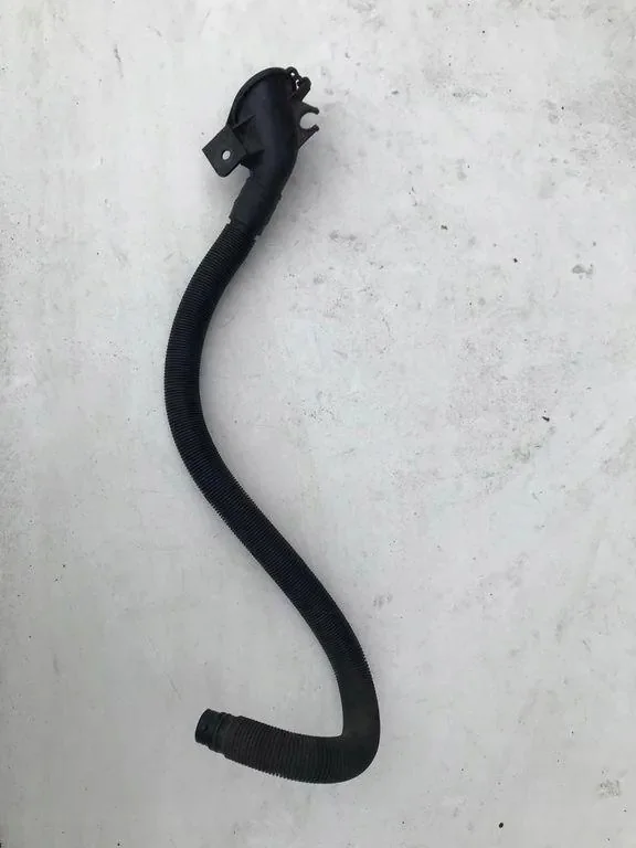 BMW E60 E63 Washer Fluid Tank Hose 7144396 image 3