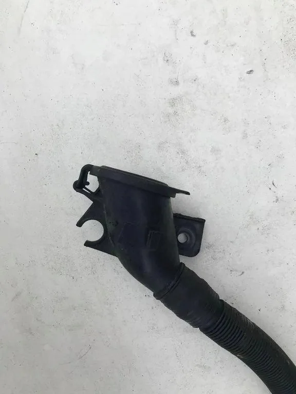 BMW E60 E63 Washer Fluid Tank Hose 7144396 image 4