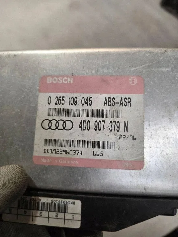 Unidade ABS Audi A8 D2 A4 B5 0265109045 image 3