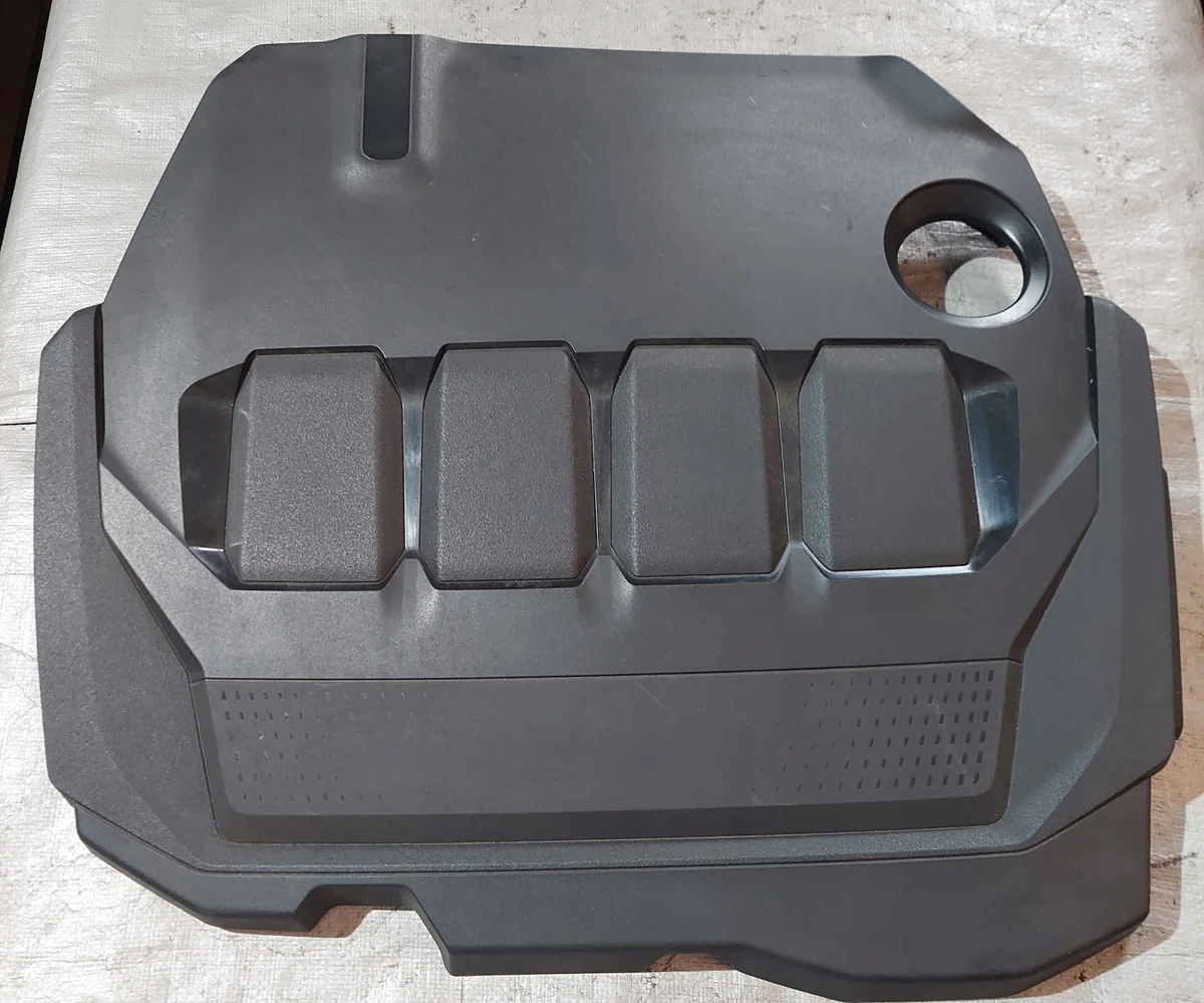 Couvre-moteur Skoda Octavia IV 2.0TDI 05L103925E