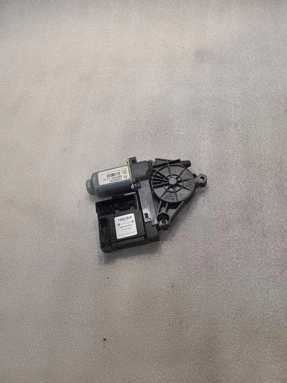 VW Touran Front Left Door Window Motor Used