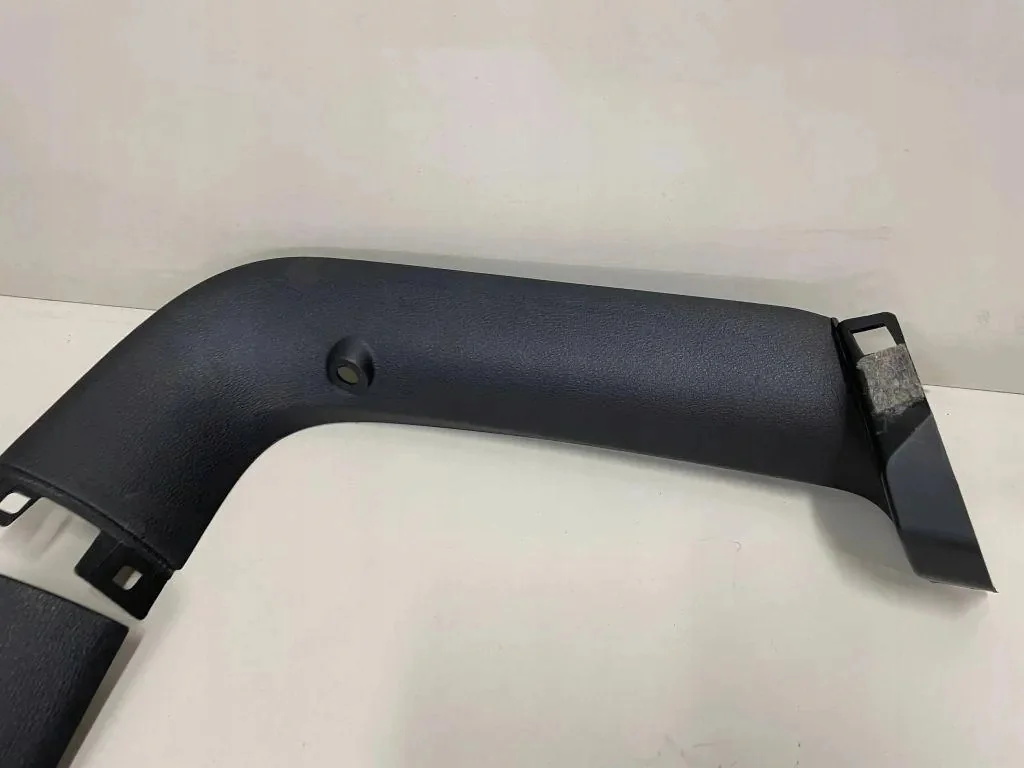 BMW X1 E84 2990125 garniture coffre image 4