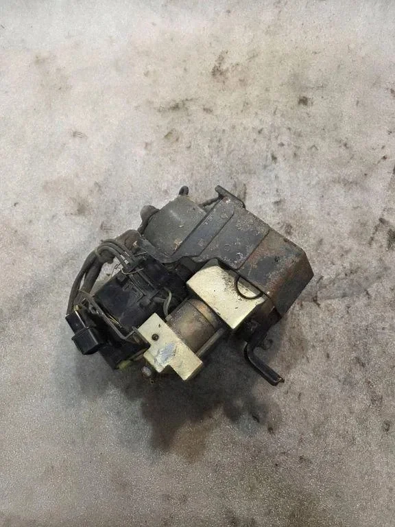 Mitsubishi Pajero II ABS pomp MB668266 image 5