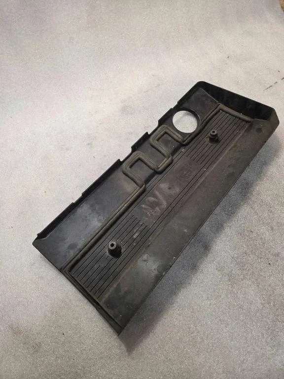 BMW 5 (E39) Motorhuv 17303589 image 3