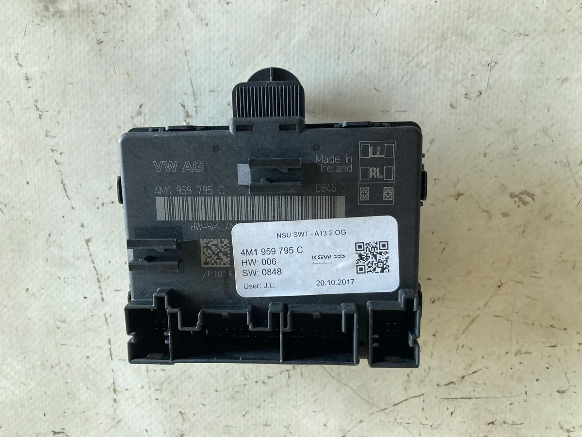 Module de porte arrière Audi A8 D5 4N