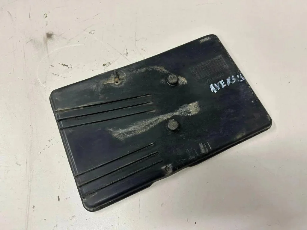 Base de Bateria Toyota Avensis 7443102040