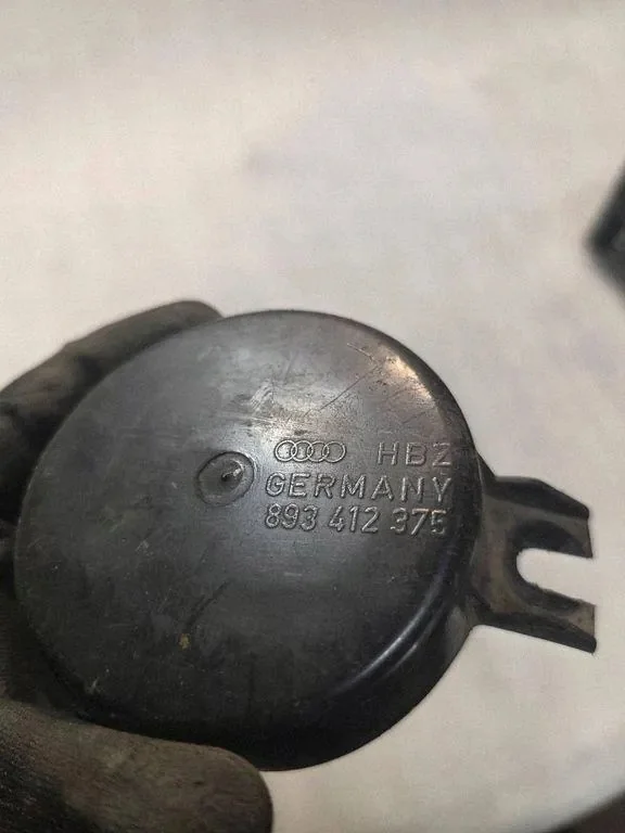 Audi 80 90 S2 B4 1992 Compartimento Motor image 3